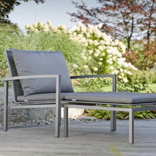 SKELBY fotel z podnóżkiem